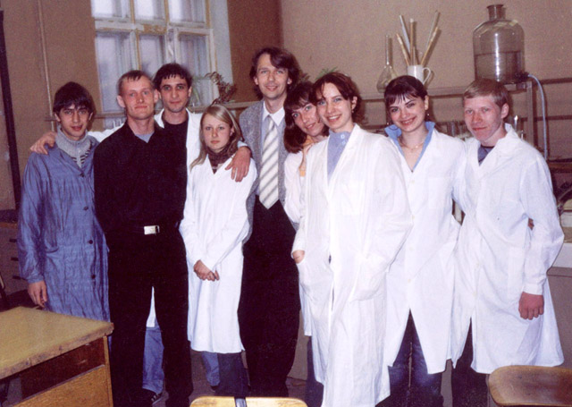 со студентами вечернего отделения (1 группа, 2005 год)